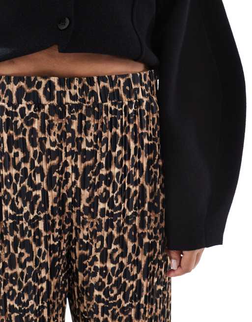 ONLY Curve pull up loose trousers in animal print, 4 of 5