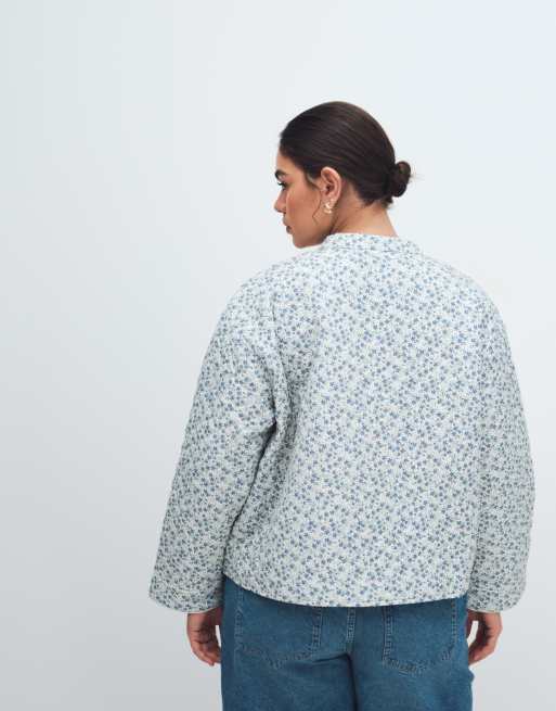 ONLY Curve quilted jacket in blue ditsy print, 4 of 7