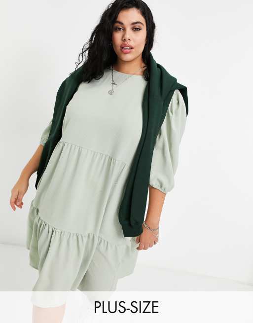 Only Curve - Robe babydoll mi-longue à volants à étages - Vert sauge