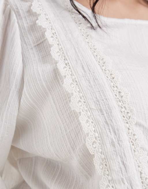 ONLY Curve ruffle detail blouse in white, 3 of 4
