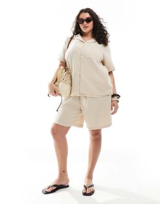 ONLY Curve - Schlupf-Shorts aus dünnem, weitmaschig gewebtem Baumwollstoff in Beige, Kombiteil-Neutral