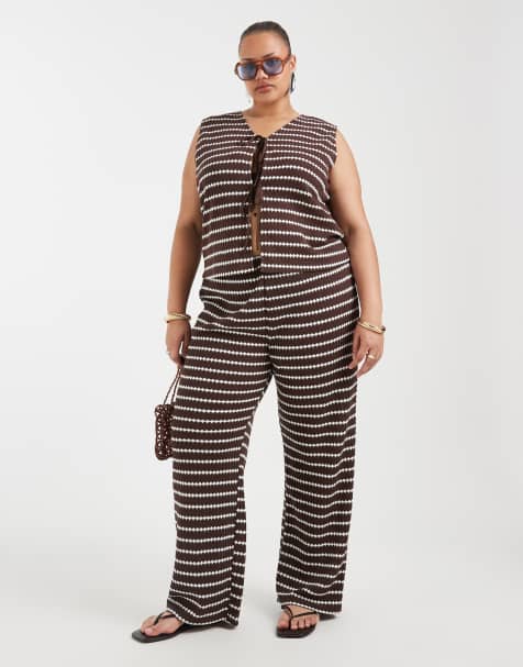 ONLY Curve – Set in Braun gestreift, bestehend aus weit geschnittener Hose und vorne gebundenem Trägertop - view 1