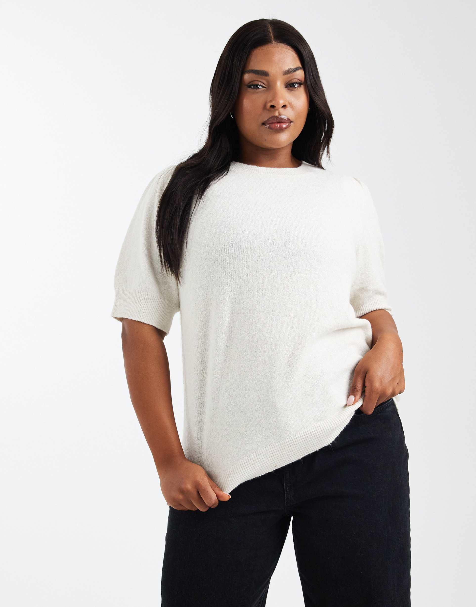 only curve short sleeve knit sweater in cream