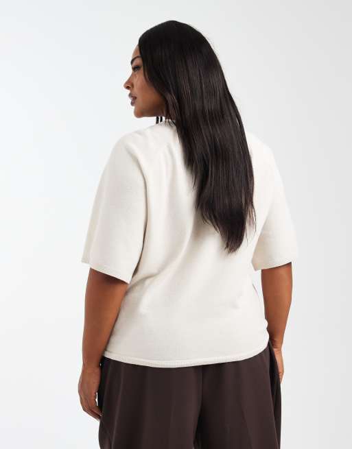 ONLY Curve short sleeve knitted jumper in cream, 3 of 4