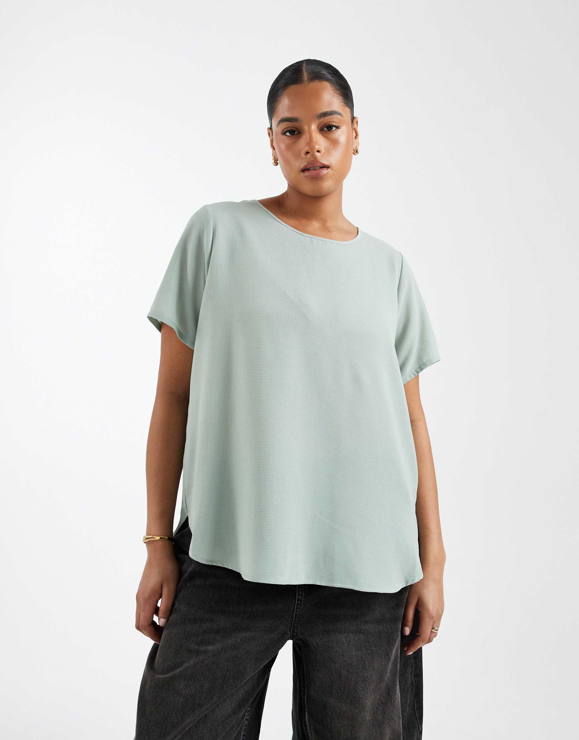 only curve short sleeve top in sage green