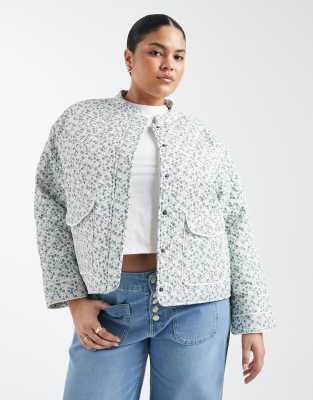 ONLY Curve - Steppjacke in Blau mit Blümchenmuster