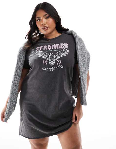 ONLY Curve - Stronger - T-shirt jurk met print in zwart - view 1