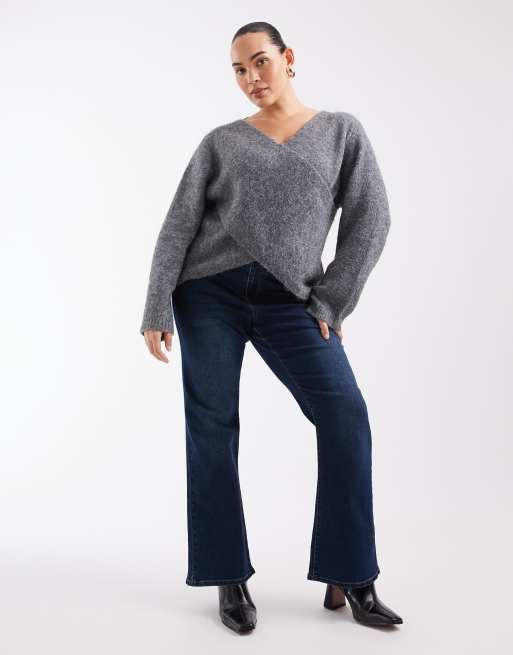 ONLY Curve sweter dzianinowy z kopertowym przodem w średnioszarym kolorze, 2 z 4