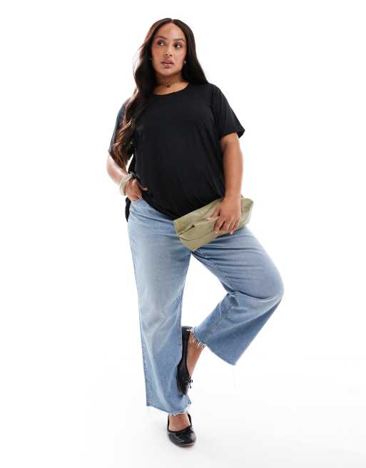 ONLY Curve – T-Shirt in Schwarz mit umgeschlagenen Ärmeln, 2 von 4
