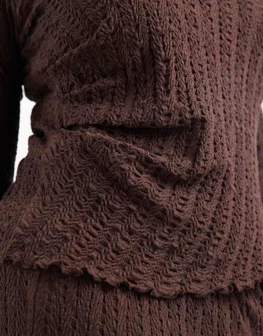 ONLY Curve - Top met lange mouwen en textuur in chocoladebruin, deel van co-ord set, 3 van 4