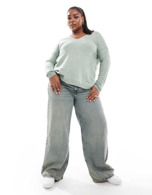 ONLY Curve v-neck sweater in light heathered green , 2 of 4