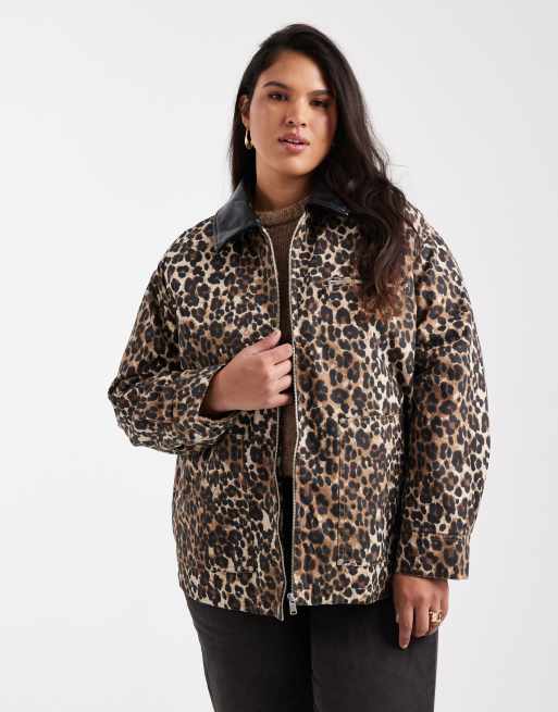 ONLY Curve - Veste matelassée en toile avec col en similicuir - Imprimé animal, 2 de 4