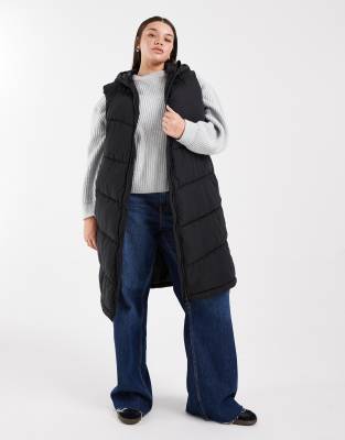 ONLY Curve - Wattierte Longline-Weste in Schwarz