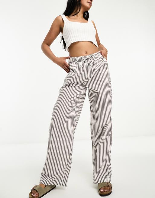 【Anyone more】Ten White Gray Wide Pants No Boundaries Soft Fleece Wide Leg Pants, 30” Inseam, 1 or 2