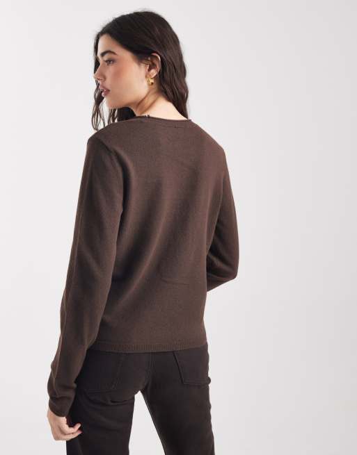 ONLY – Dzianinowy sweter z okrągłym dekoltem w kolorze czekoladowobrązowym, 4 z 4