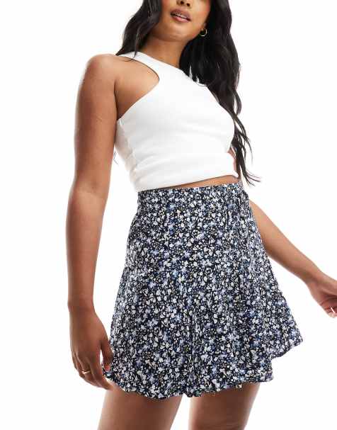 ONLY elastic waist skort in navy ditsy floral - view 1
