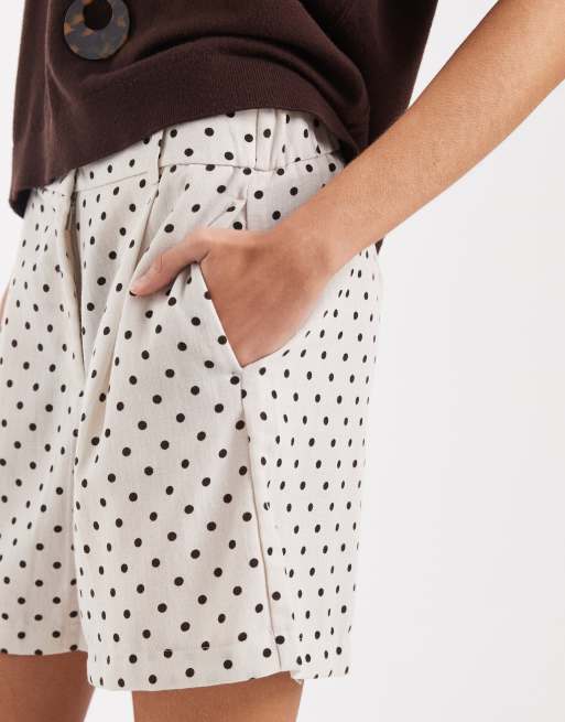 ONLY – Elegante Shorts in Weiß mit Polka Dots und hohem Bund, 2 von 5