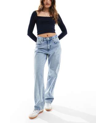 ONLY - Ella - Gerade geschnittene Jeans in Hellblau mit mittelhohem Bund