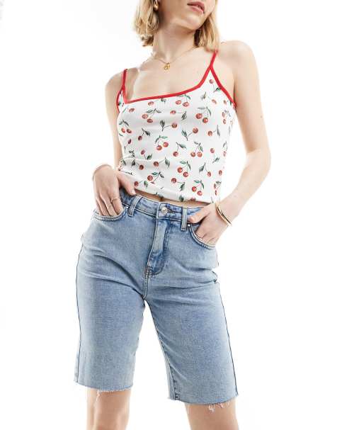 ONLY - Emily - Longline-denimshorts med mellemhøj talje og rå kanter i lyseblå vask - view 1