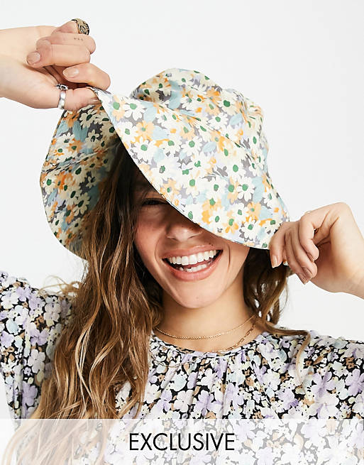 Only Exclusive bucket hat in floral print
