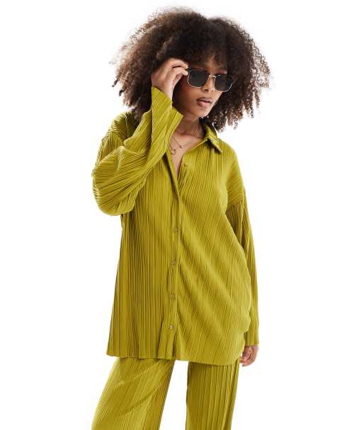 Only exclusive plisse shirt in green (part of a set) - view 1