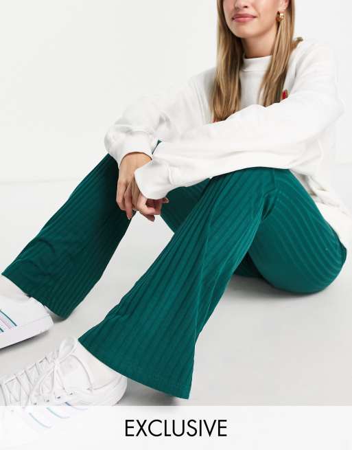 Only exclusive ribbed flared pants in dark green