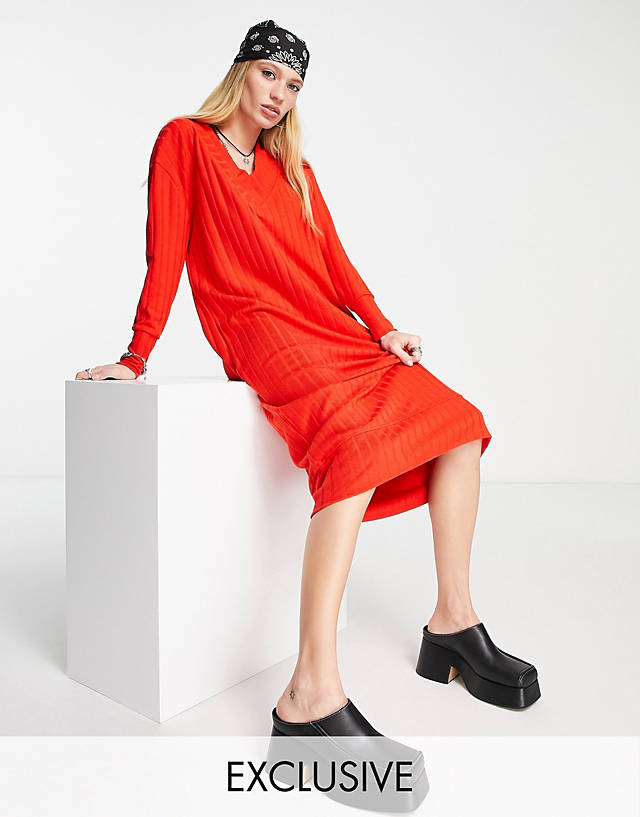 Only exclusive ribbed midi dress in bright red