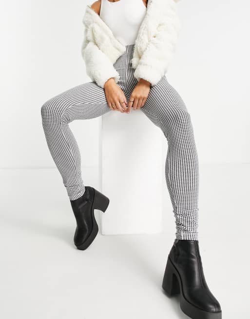 Only Exclusive Tall leggings in houndstooth print, 3 of 4