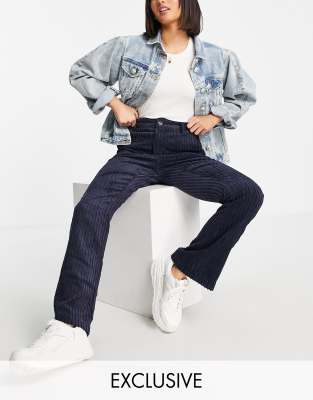 Only - Exclusivité - Pantalon évasé en velours côtelé - Bleu marine