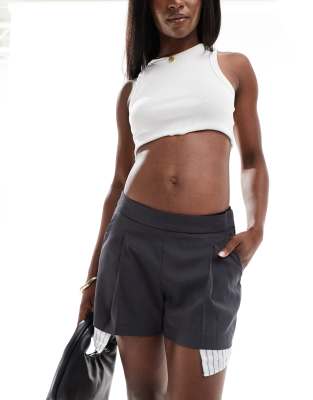 exposed pocket tailored shorts in gray