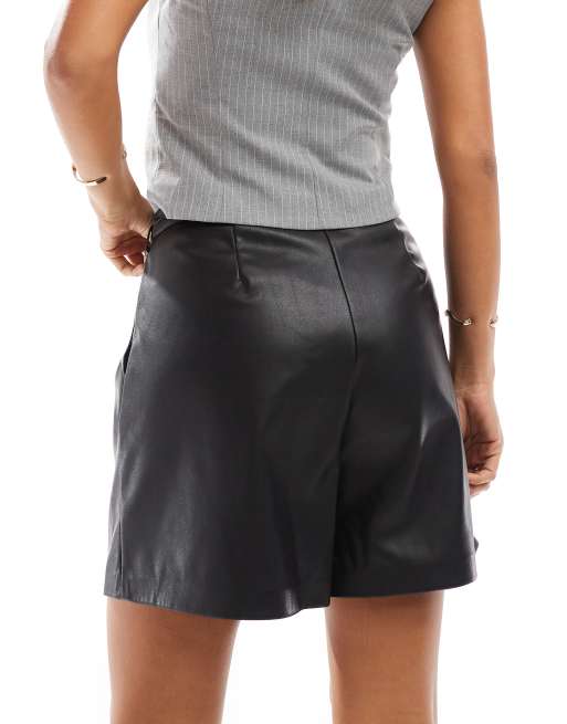 ONLY faux leather shorts in black , 2 of 5