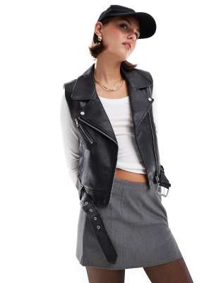 faux leather vest in black