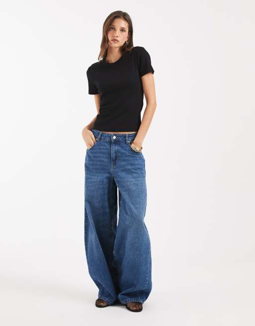 ONLY – Figurbetontes T-Shirt in Schwarz, 3 von 4