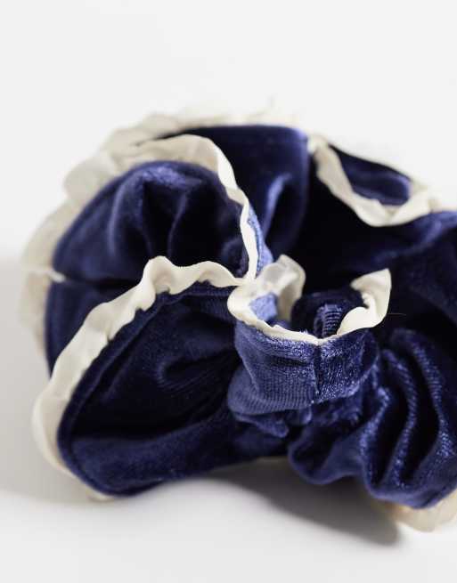 ONLY fløjls-scrunchie i navy, 2 af 3
