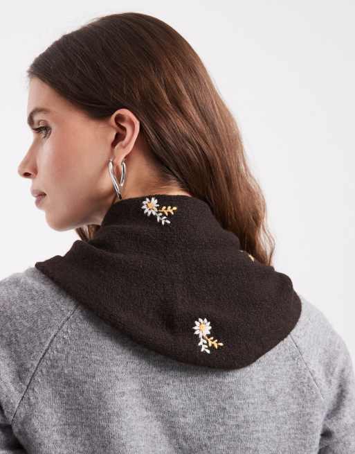 ONLY floral embroidery knitted triangle scarf in brown, 3 of 3