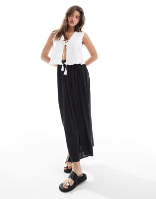 ONLY flowy midi skirt in black