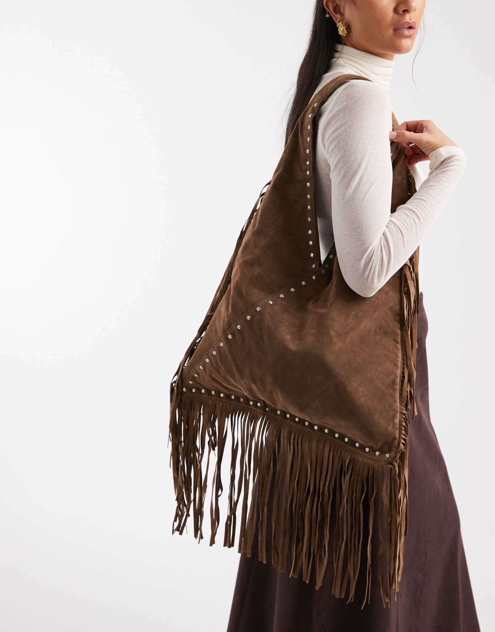 Сумка через плечо из искусственной замши коричневого цвета с отделкой только бахромой