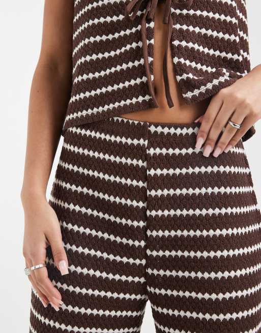 ONLY - Gebreide gestreepte broek met wijde pijpen in zwart, deel van co-ord set, 3 van 5