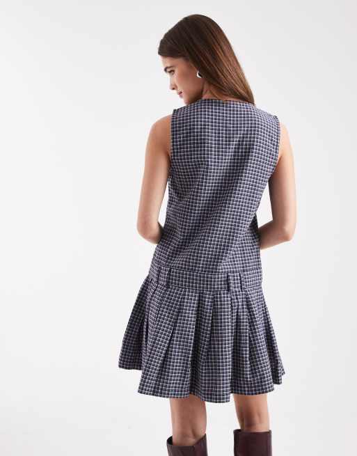 ONLY - Geplooide mouwloze mini jurk met verlaagde zoom in marineblauwe gingham ruit, 3 van 4
