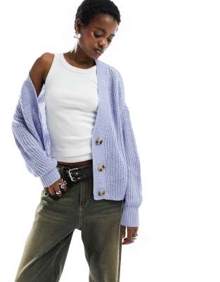 Thumbnail - Only - Gerippte Strickjacke in Blassblau mit Knopfleiste