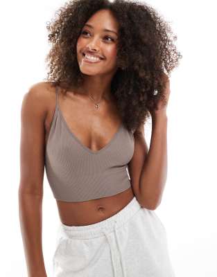 ONLY - Geripptes, nahtloses Bustier in Braun mit Riemchenträgern