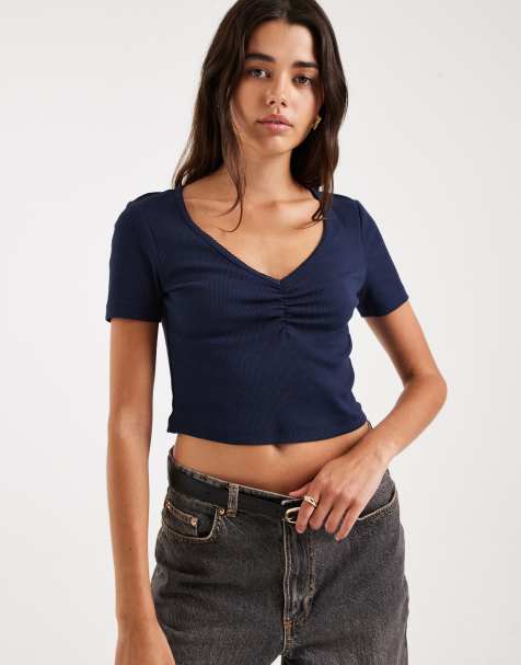 ONLY – Geripptes T-Shirt in Marineblau mit gerafftem Detail - view 1