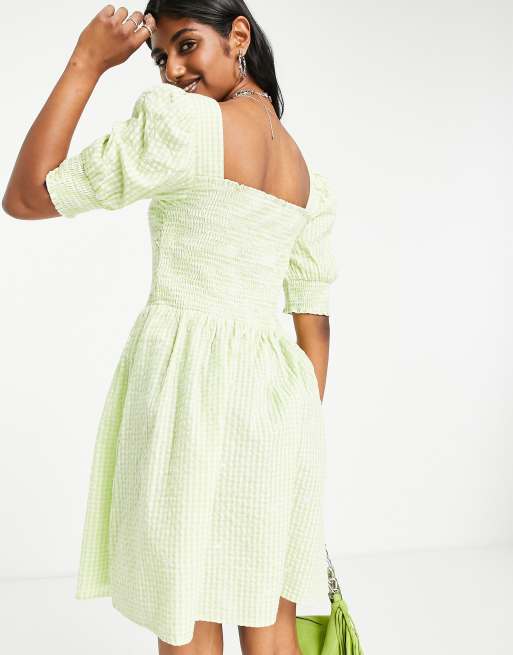 Only – Gesmoktes Seersucker-Minikleid in Limettengrün mit Puffärmeln und Vichy-Karo, 2 von 4