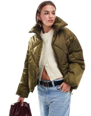 ONLY - Gesteppte Satin-Jacke in Dunkelgrün