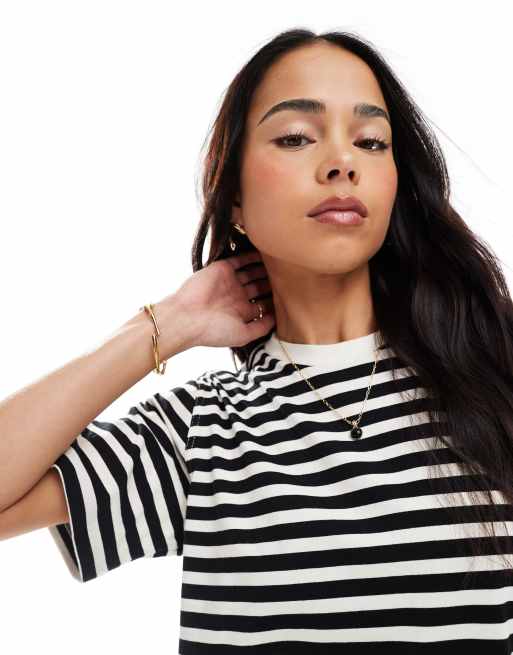 ONLY - Gestreept T-shirt met contrasterende hals in zwart en wit, 3 van 4