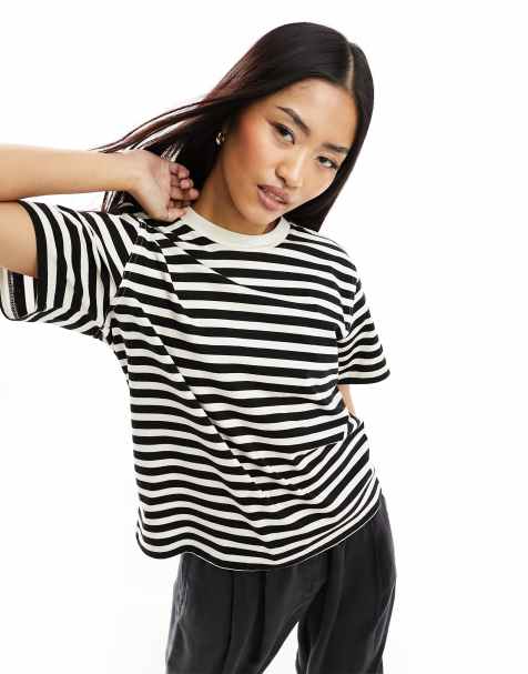 ONLY - Gestreept T-shirt met contrasterende halslijn in zwart en crème - view 1