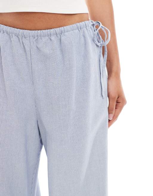 ONLY - Gestreepte broek met wijde pijpen en strikdetail in blauw, 4 van 5