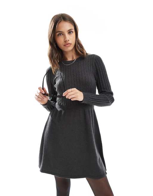 ONLY – Gestricktes Mini-Skater-Kleid in Dunkelgrau mit Zopfmuster, 4 von 4
