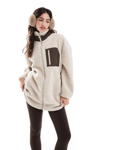 ONLY - Giacca in pile borg beige a collo alto con tasche marroni - view 1