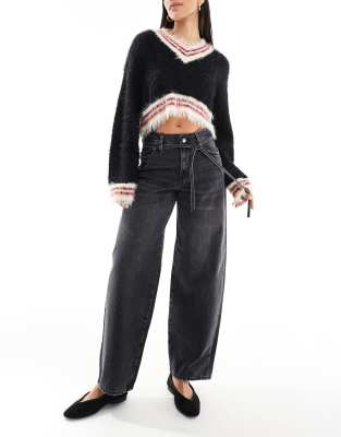ONLY - Gianna - Jeans in verwaschenem Schwarz mit mittelhohem Bund und abgerundetem Beinschnitt